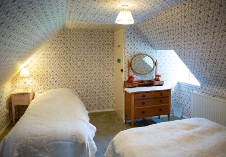 twin bedroom